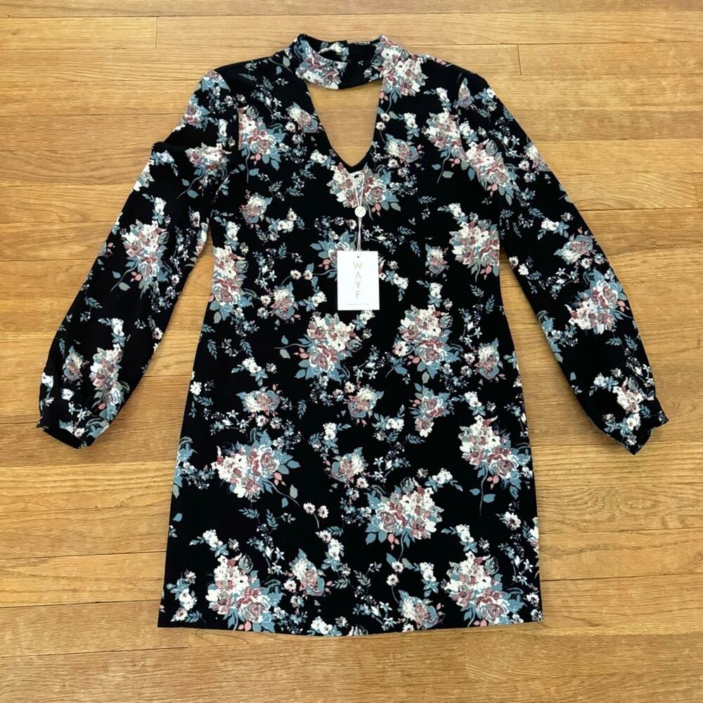 NWT WAYF black floral print long sleeve mini shift dress size XS
b29
